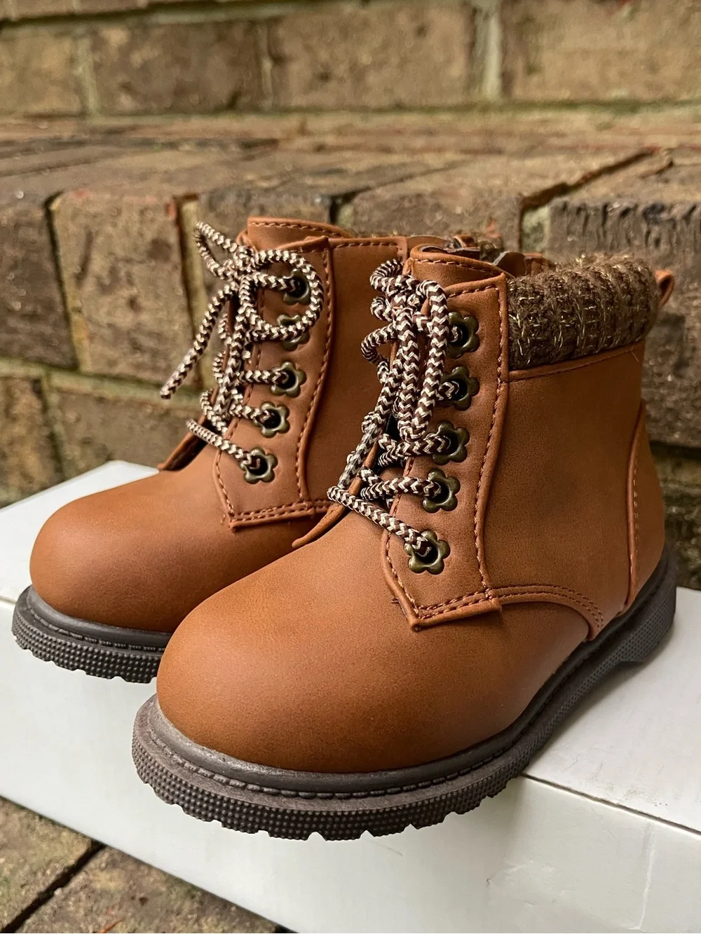 wonder nation Brown Lace Up Ankle Boots Side Zip Kids Size 6 NWOT